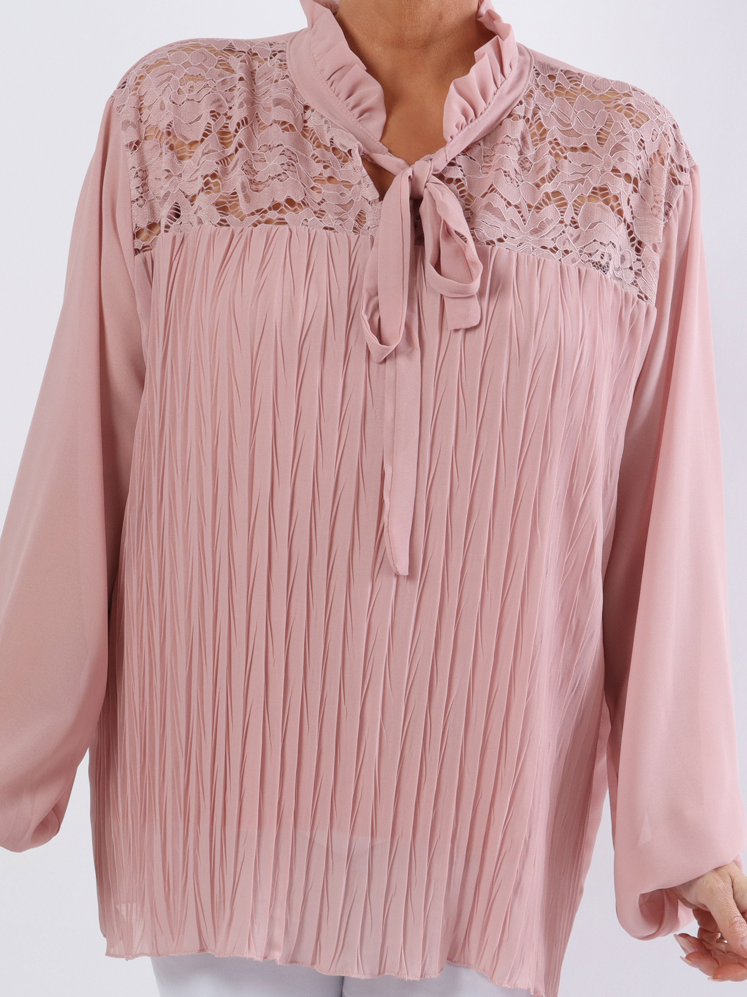 Iris - Sød plus size top med blond og folder